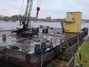 PONTOON 42 x 19 m -  BERTH / WORK PONTOON