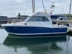 2004 Beneteau Antares 9