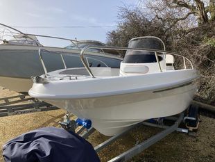 New Selva D.5.6 Centre Console Sportsboat Package