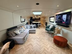 70' X 12'6 2021 2 Bed Widebeam Built by Collingwood Boats