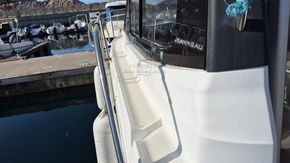 Jeanneau Merry Fisher 695  - Side Deck