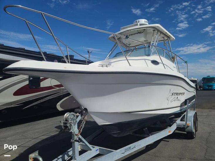 2004 Seaswirl 2301 striper