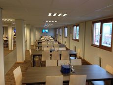 For Charter Floatels for up to 680 guests