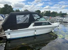 Marathon 4 berth cabin cruiser