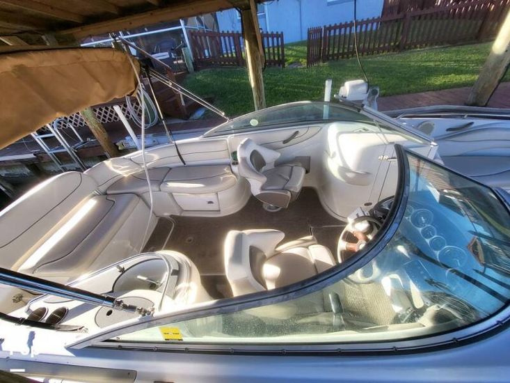 2004 Crownline 240 ex
