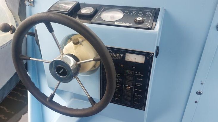 Sea Otter Narrowboats 32 Centre Cockpit for sale UK, Sea Otter