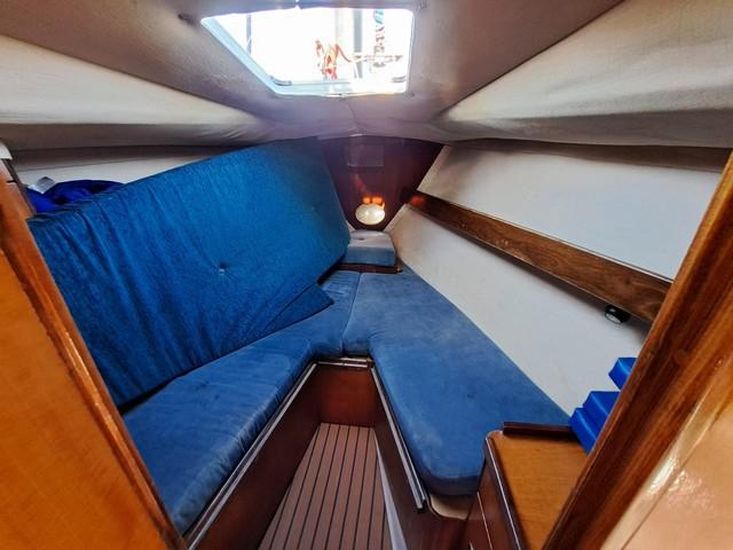 1986 Beneteau First 375