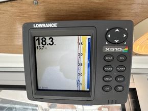 2009 Beneteau Antares 8 27