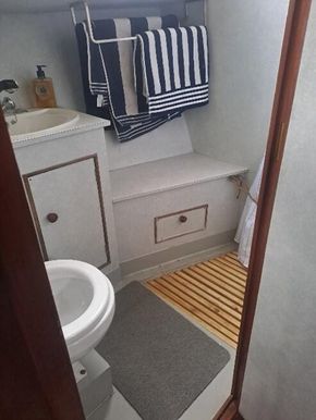Toilet 2
