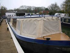 New Peter Nicholls liveaboard launch