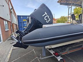 Island RIBs 10m Cuddy cabin - Stern