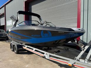 2023 Scarab 215 Black Edition