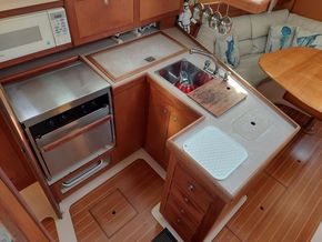 Hunter Legend 340  - Galley