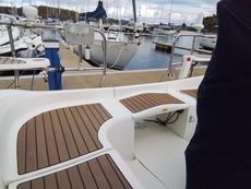 Hunter Legend 38 2007 bilge keel Perfect