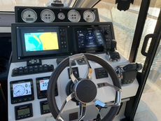 2018 Sealine C330