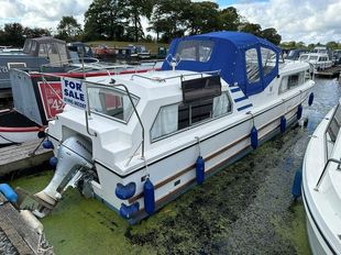Viking 32 Narrow Boat style cruiser