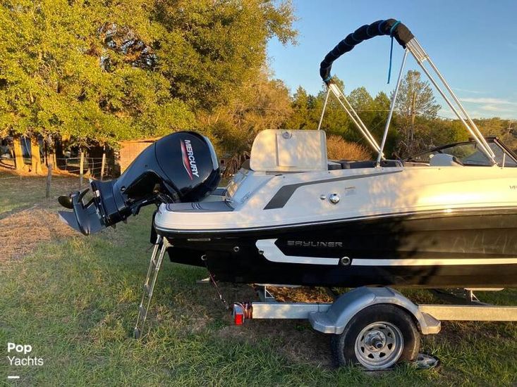 2021 Bayliner vr5