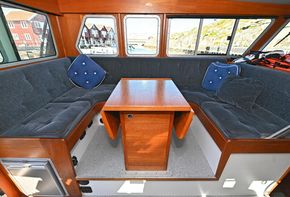 Salon main deck