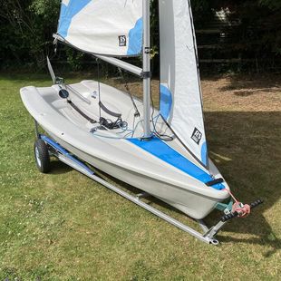 RS Q'BA sailing dinghy - Late type metal foil boat