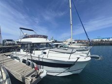 2021 Jeanneau Merry Fisher 1095  Flybridge