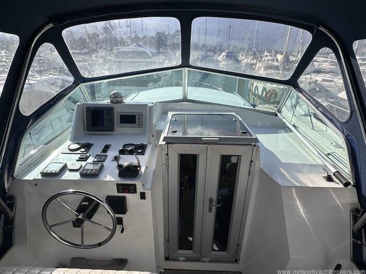 2001 Aquastar 38
