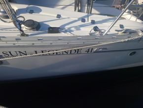 Jeanneau Sun Legende 41  - Hull Close Up