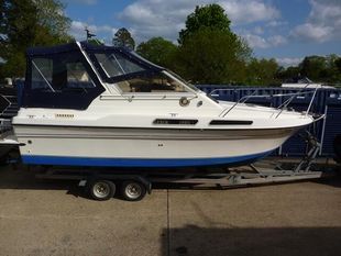 Fairline Carrera