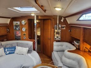 Moody 44  - Interior