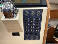 2000 Hardy Marine 32 Commander