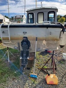 1995 19' x 8&rsquo;6 SeaArk Aluminum Work Boat