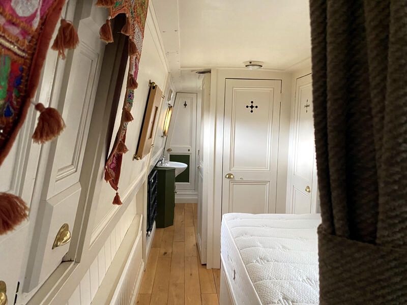 Bedroom Side Hatch Fwrd