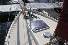 Cornish Crabber 22  - Foredeck