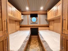 BESPOKE BOAT CO 65ft WIDEBEAM