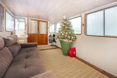 1911 Luxe Motor Dutch Barge