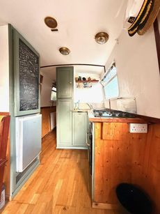 41ft Semi-Traditional Narrowboat: Cantor