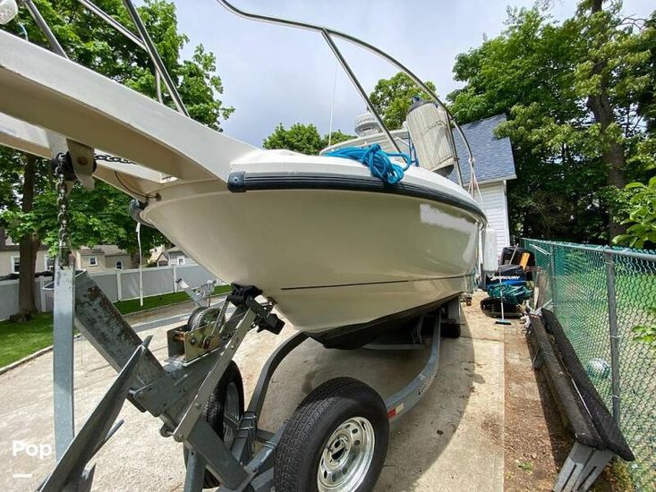 2001 Boston Whaler 28 conquest