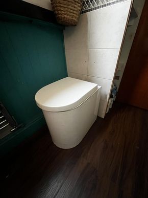 Simploo compost toilet