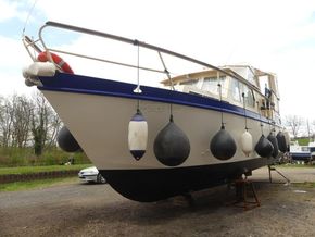 Steel Cruiser custom built - Exterior