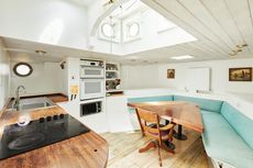 Beautiful houseboat for modern London living, SW10