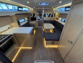 2020 Bavaria C42 14