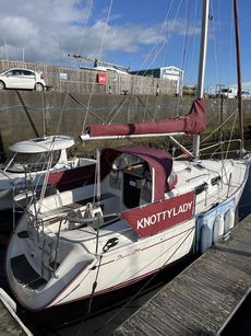 Delphia 29 swing keel yacht