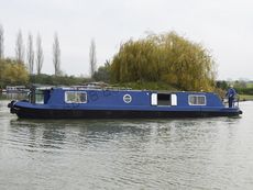 CHANGING PACE &bull; 50ft 2in cruiser stern with 0+4 berths