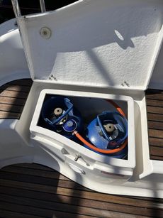 Delphia 29 swing keel yacht