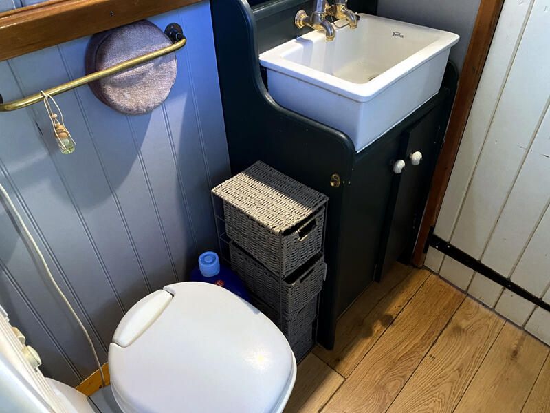 Cassette Loo Vanity Basin