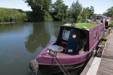 40ft Narrowboat with Peaceful Mooring