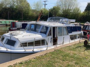 Broom 30 Flybridge Mk 11 Broads Cruiser