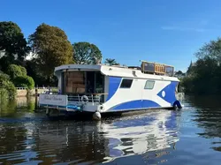 2009 Houseboat Hard Chine Aluminium Houseboat