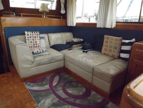 Ocean Alexander 39 P/X considered - Saloon