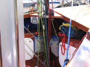 Main sail controls