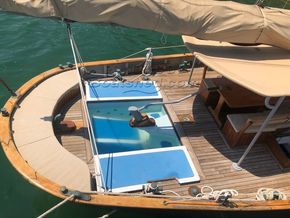 Pilot House Ketch  - Luxurious Houseboat/Blue Water Cruiser - Aft Deck